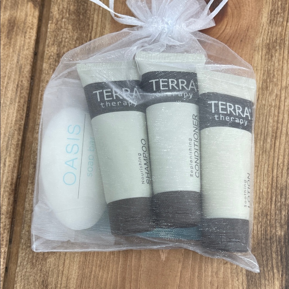 Terra Therapy Travel Toiletries Set - With Make Up Remover